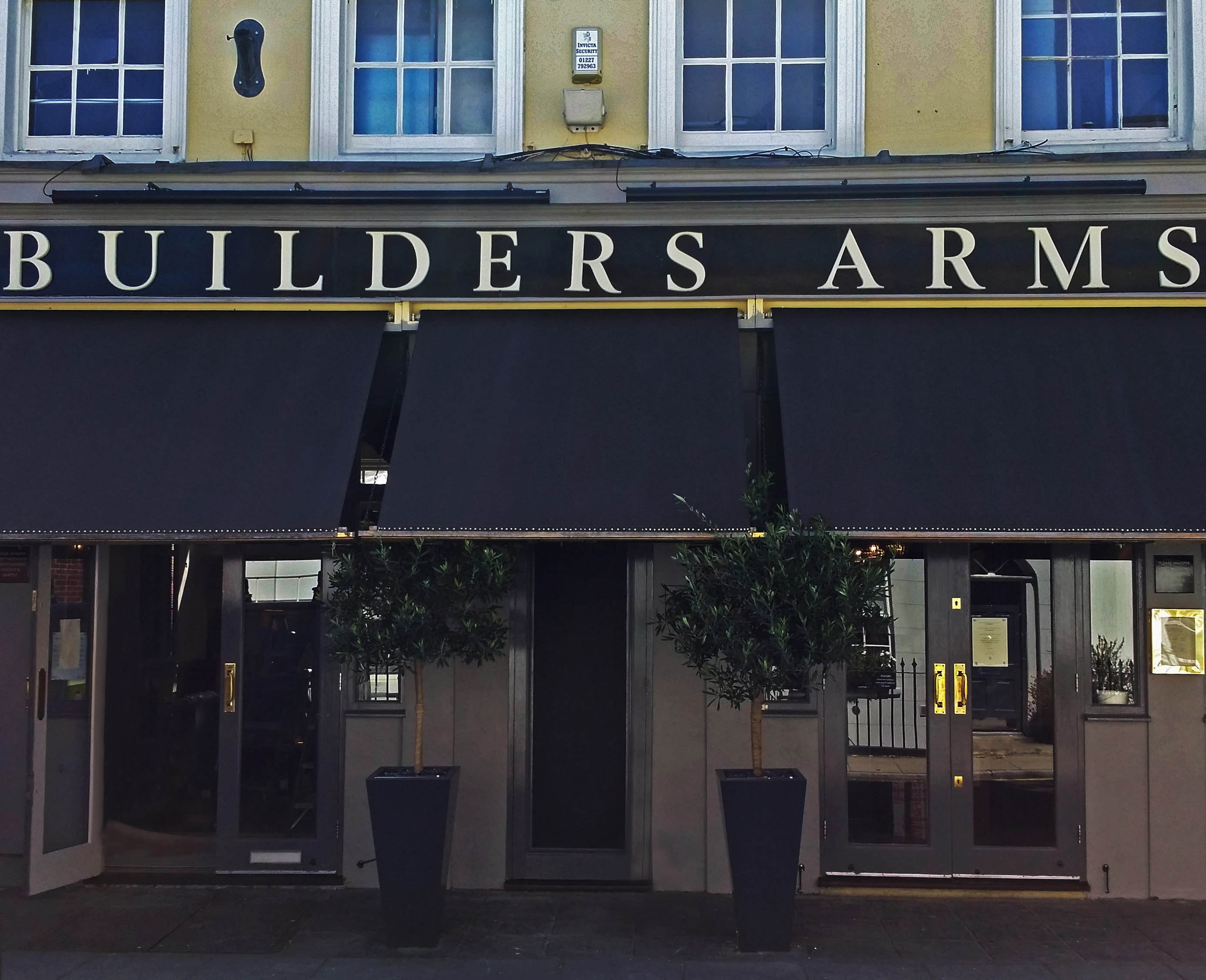 Traditional-awning-recover-builders-arms