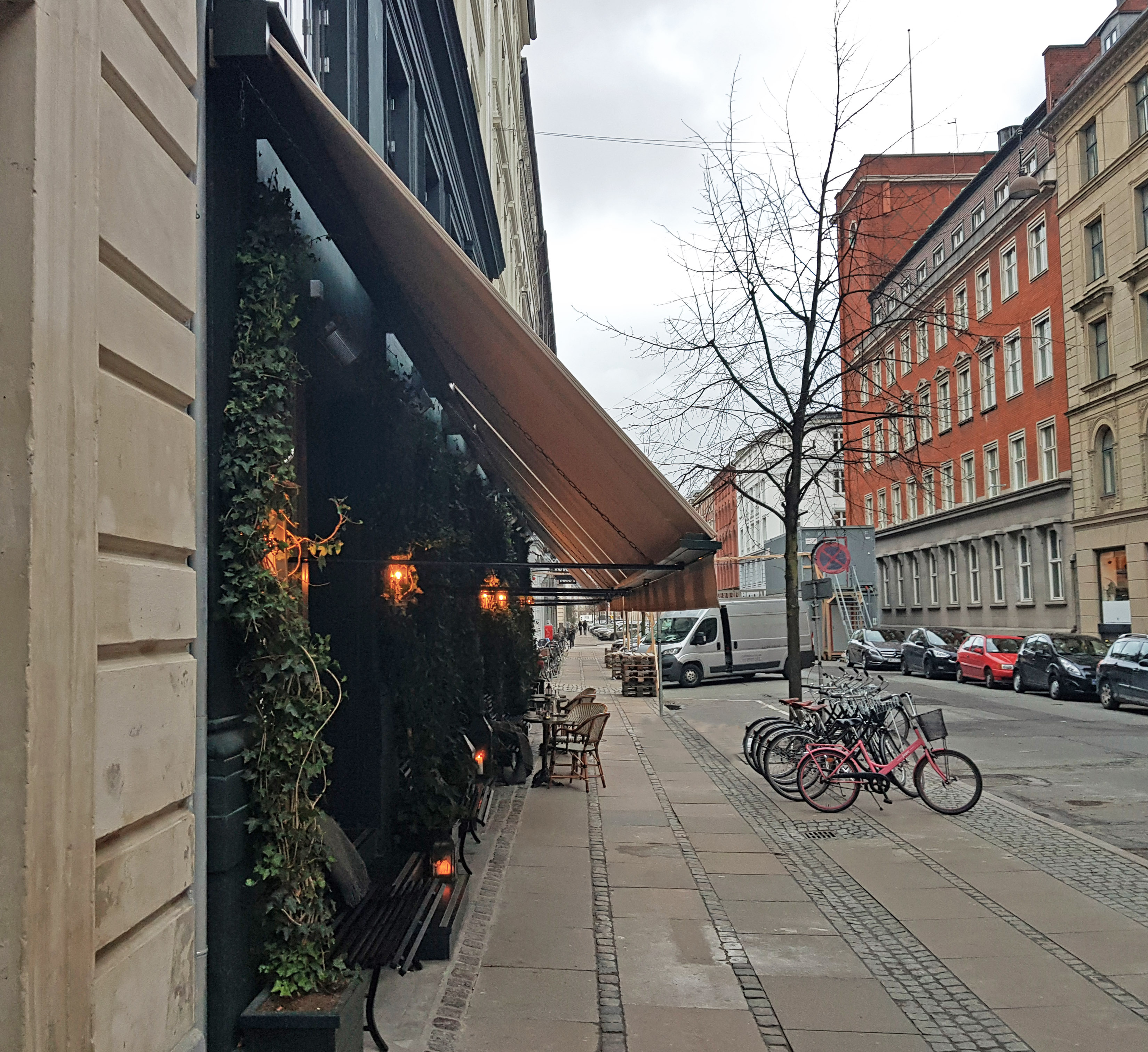 Fixed awning in Copenhagen
